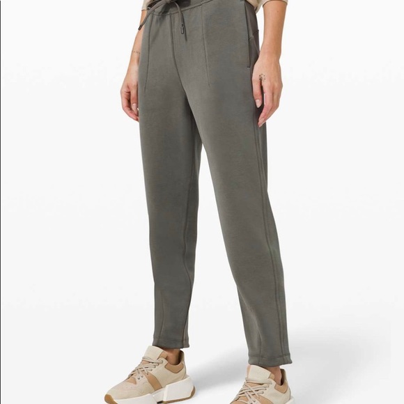 Lululemon Soft Ambitions High Rise Jogger
Grey Sage - Picture 3 of 4